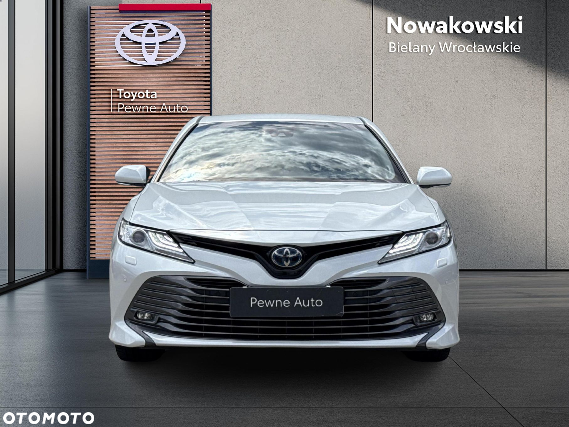 Toyota Camry - 8
