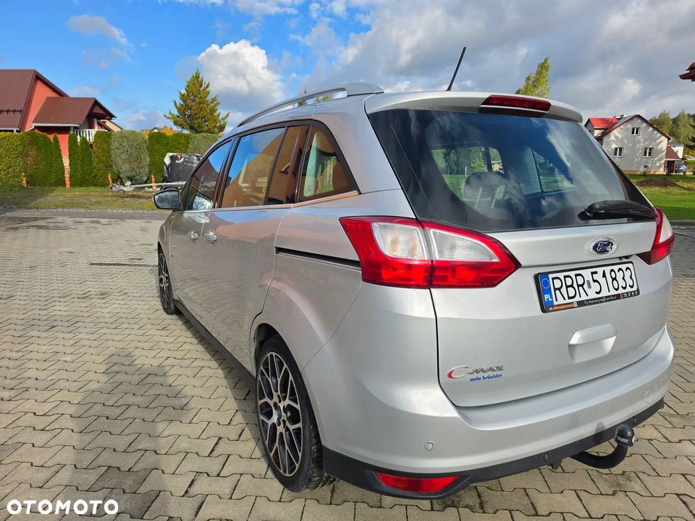 Ford Grand C-MAX - 10
