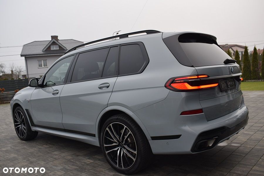 BMW X7 xDrive40d mHEV Individual Edition sport - 4