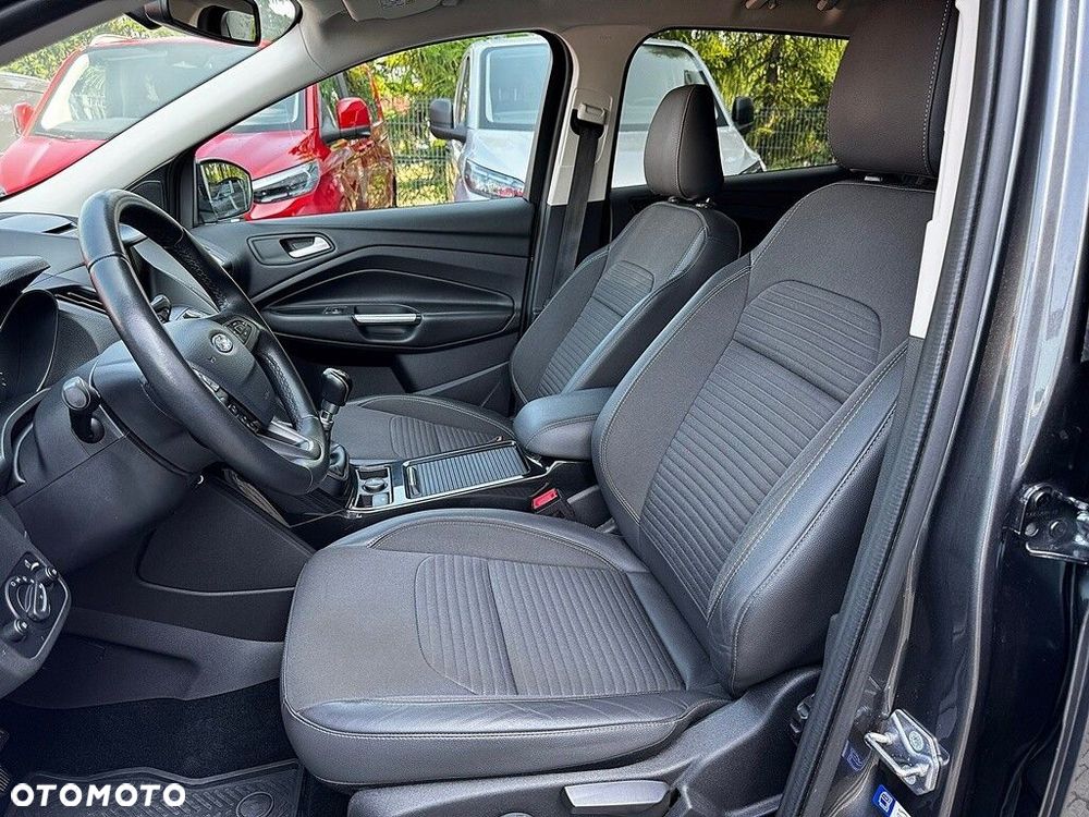 Ford Kuga - 12