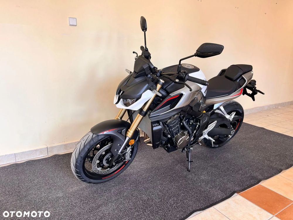 QJMOTOR SRK 800 - 2