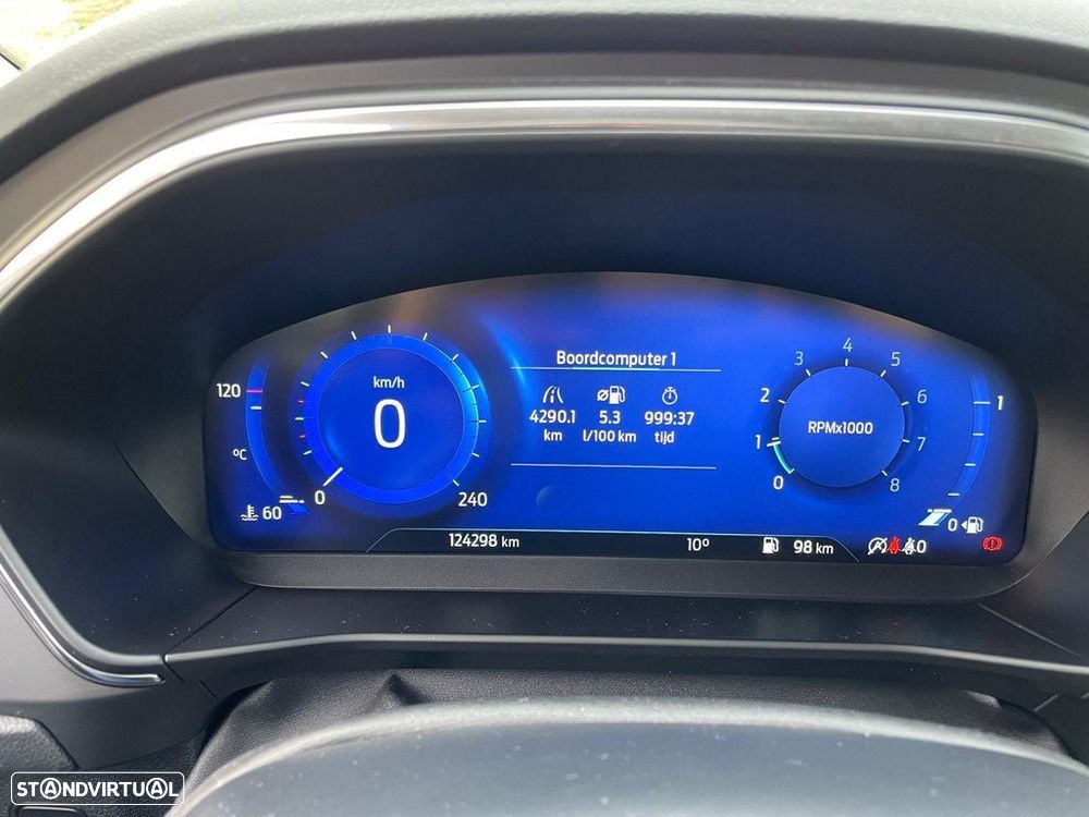 Ford Focus 1.0 EcoBoost S&S TITANIUM X - 10