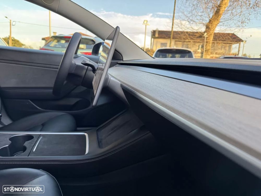 Tesla Model 3 Tração Traseira Standard - 33