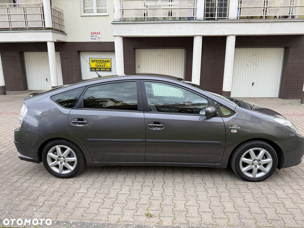 Toyota Prius 1.5 VVT-i Prestige - 2
