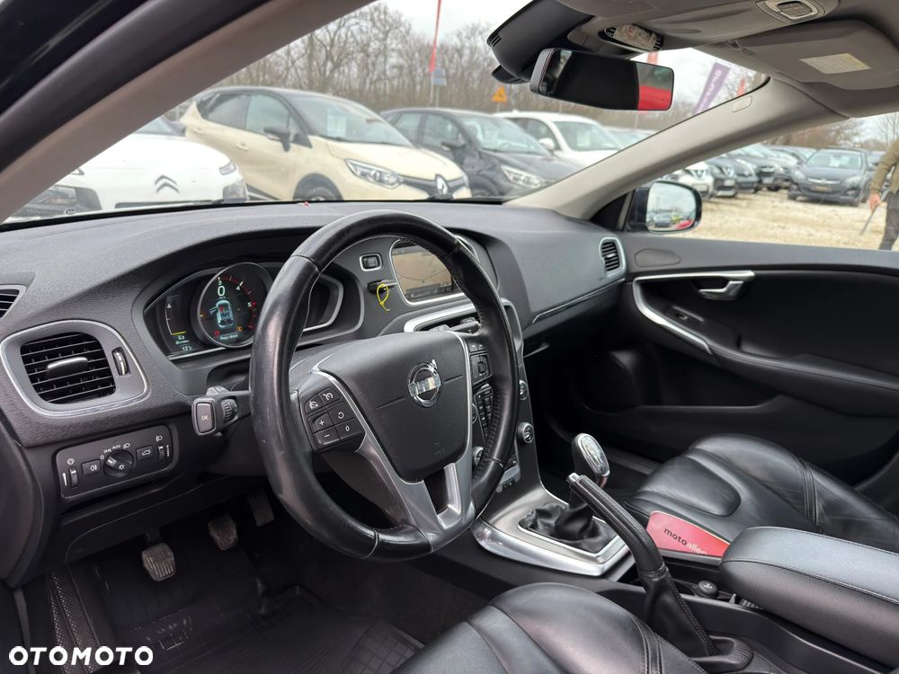 Volvo V40 D2 - 25