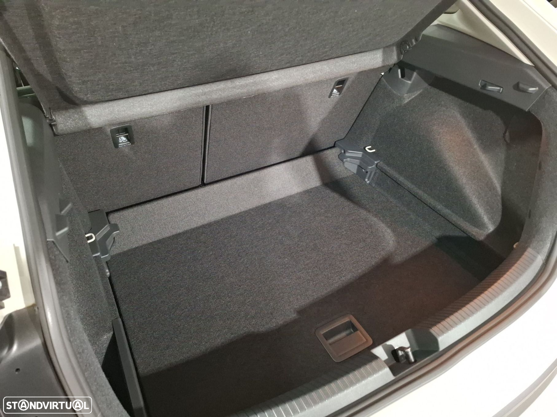 VW Taigo 1.0 TSI Urban - 23