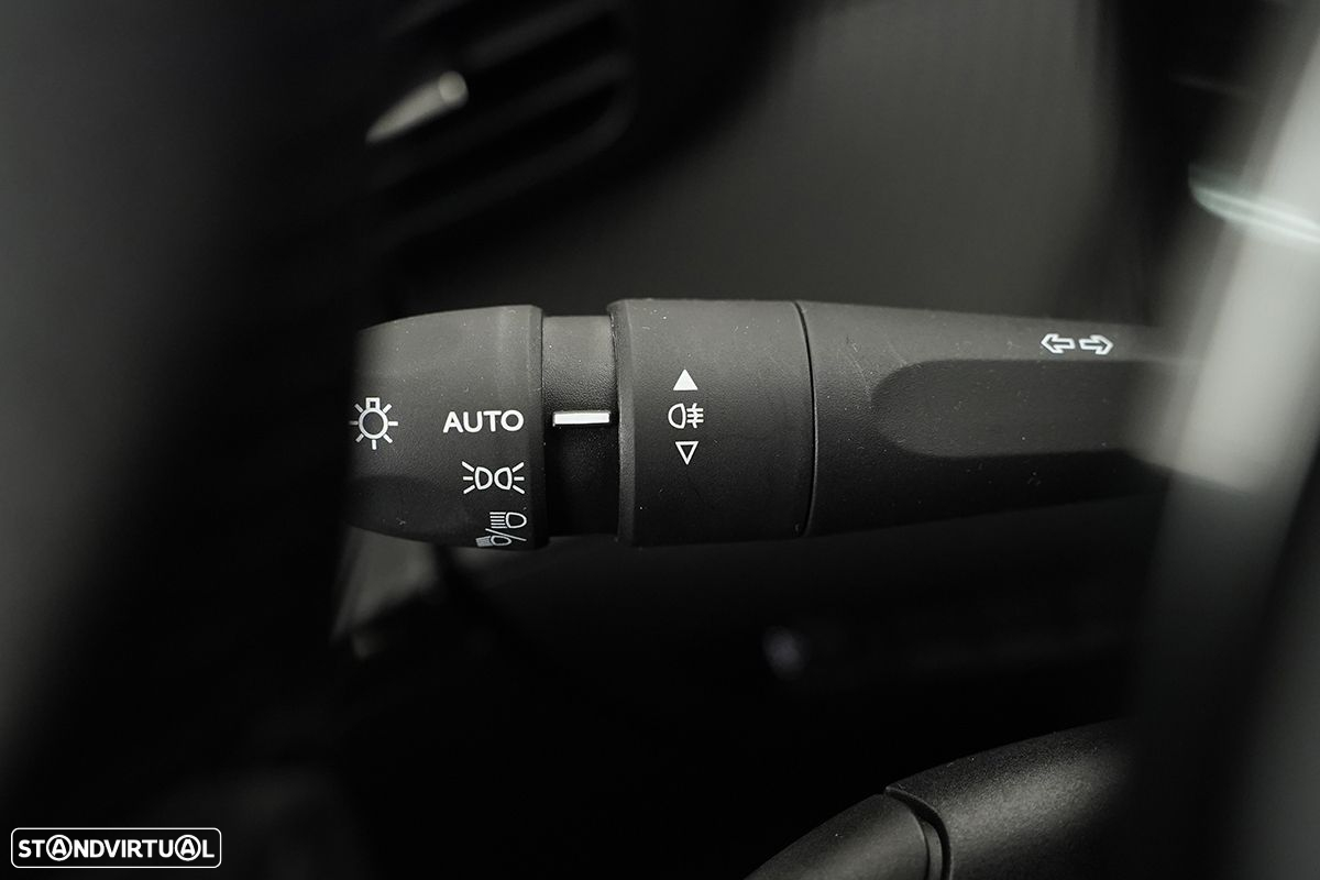 Peugeot 2008 1.2 PureTech Allure - 17