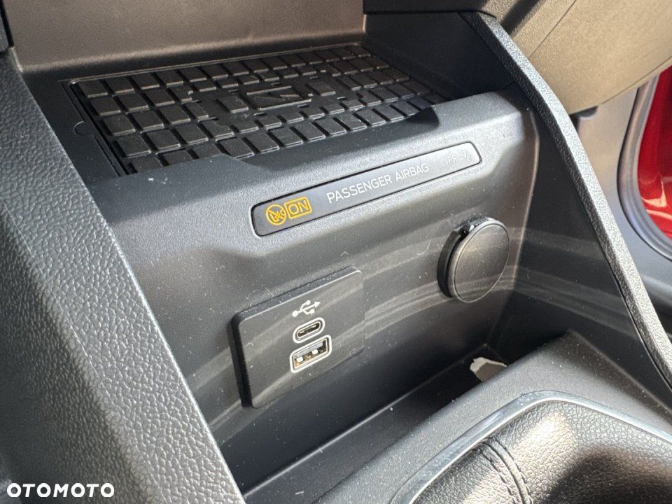 Ford Transit Courier - 23