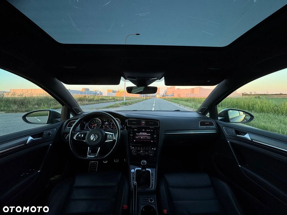 Volkswagen Golf - 17