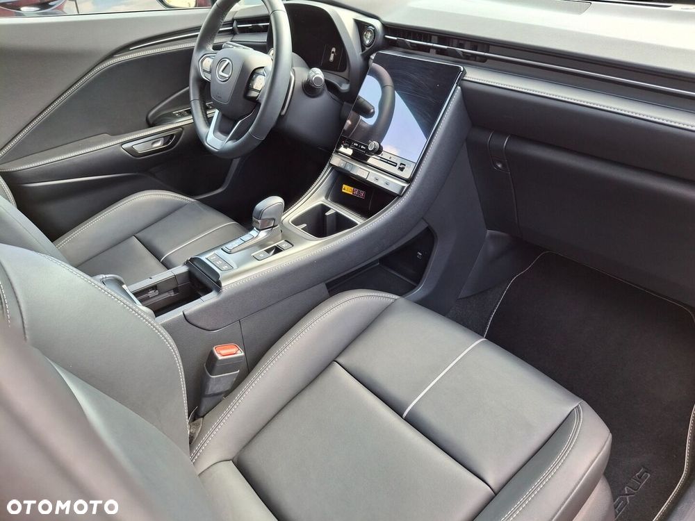 Lexus LBX - 29