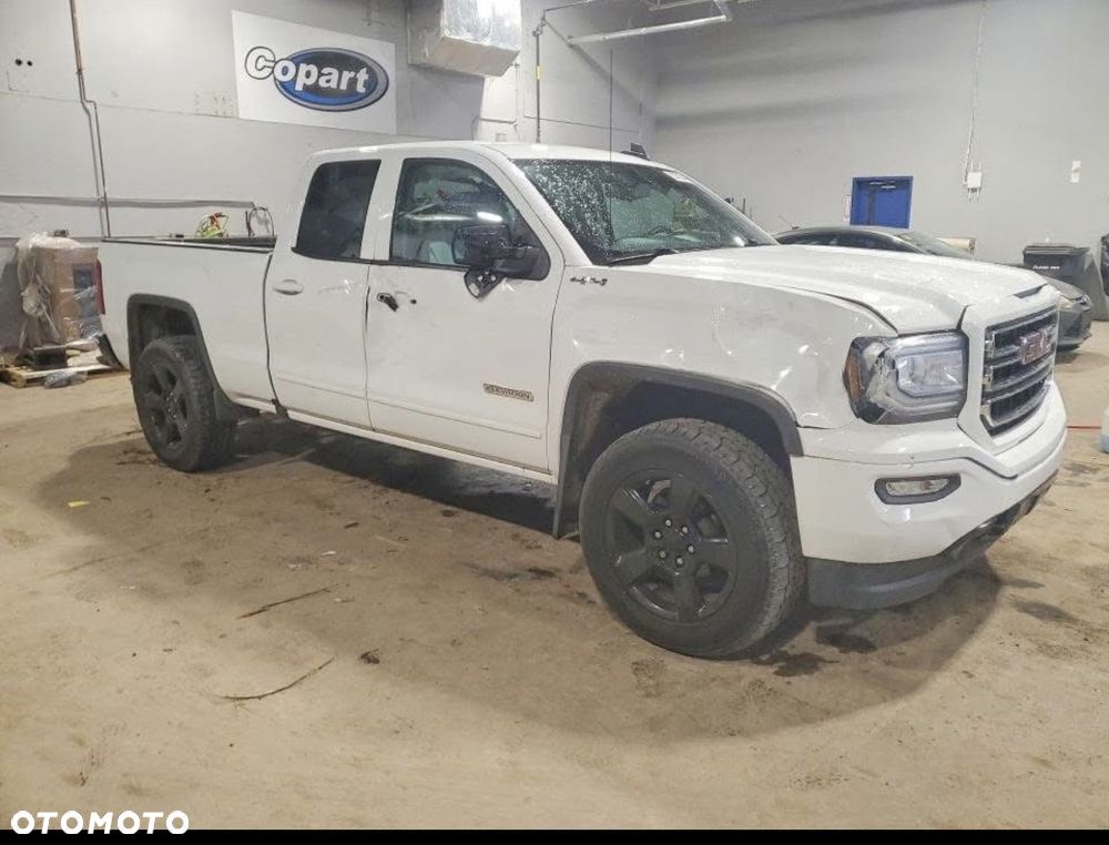 GMC Sierra - 4