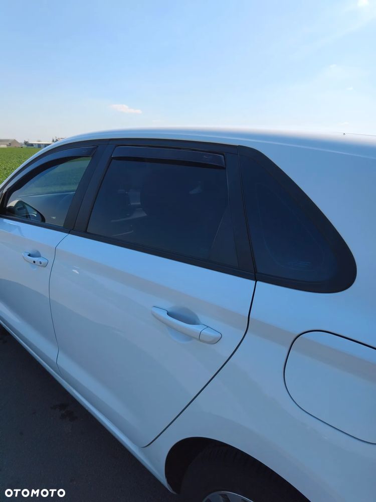 Hyundai i30 1.6 D GO Plus - 8