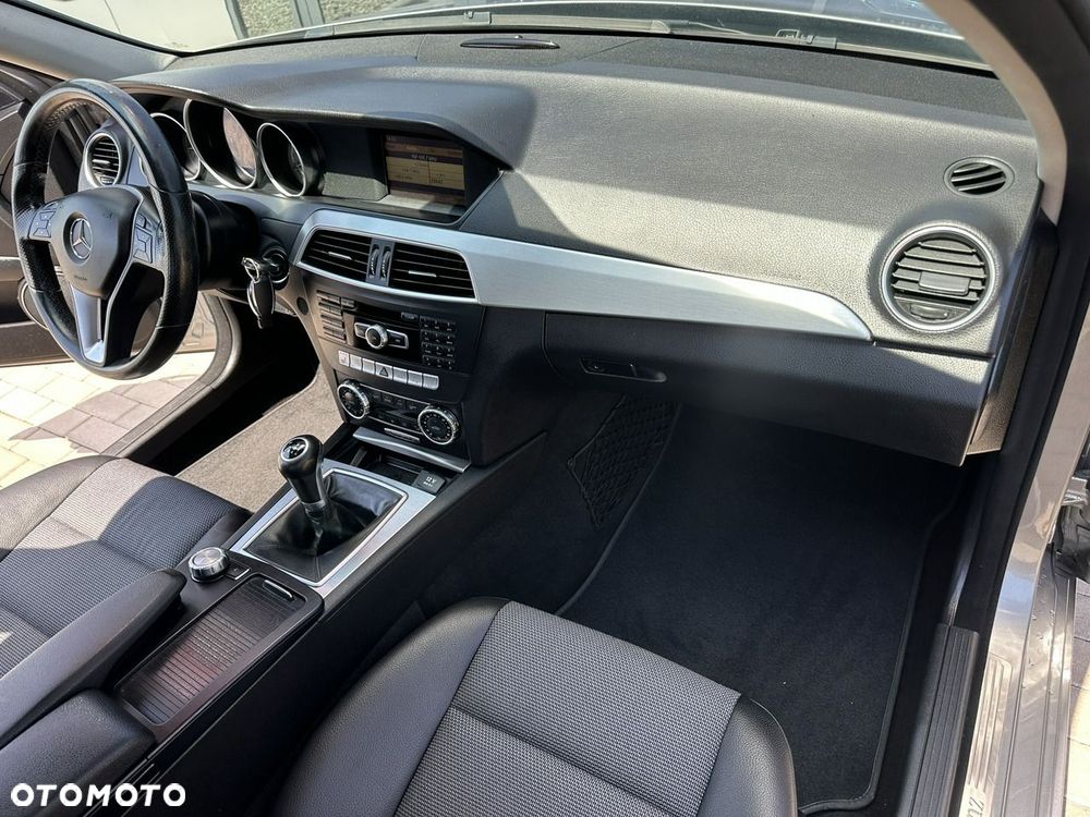 Mercedes-Benz Klasa C 180 BlueEFFICIENCY Avantgarde - 15
