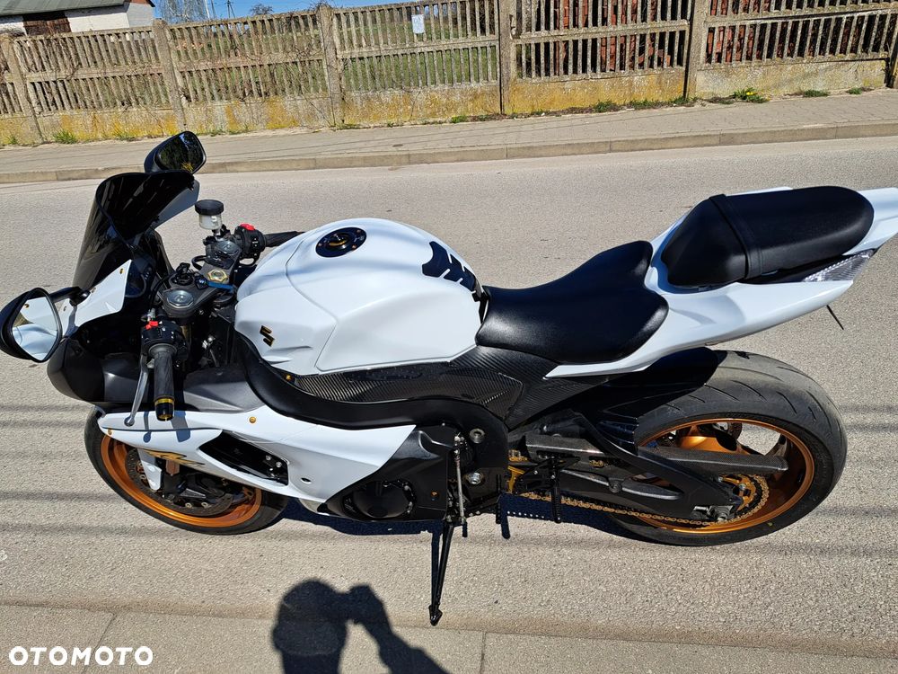 Suzuki GSX 1000 - 12