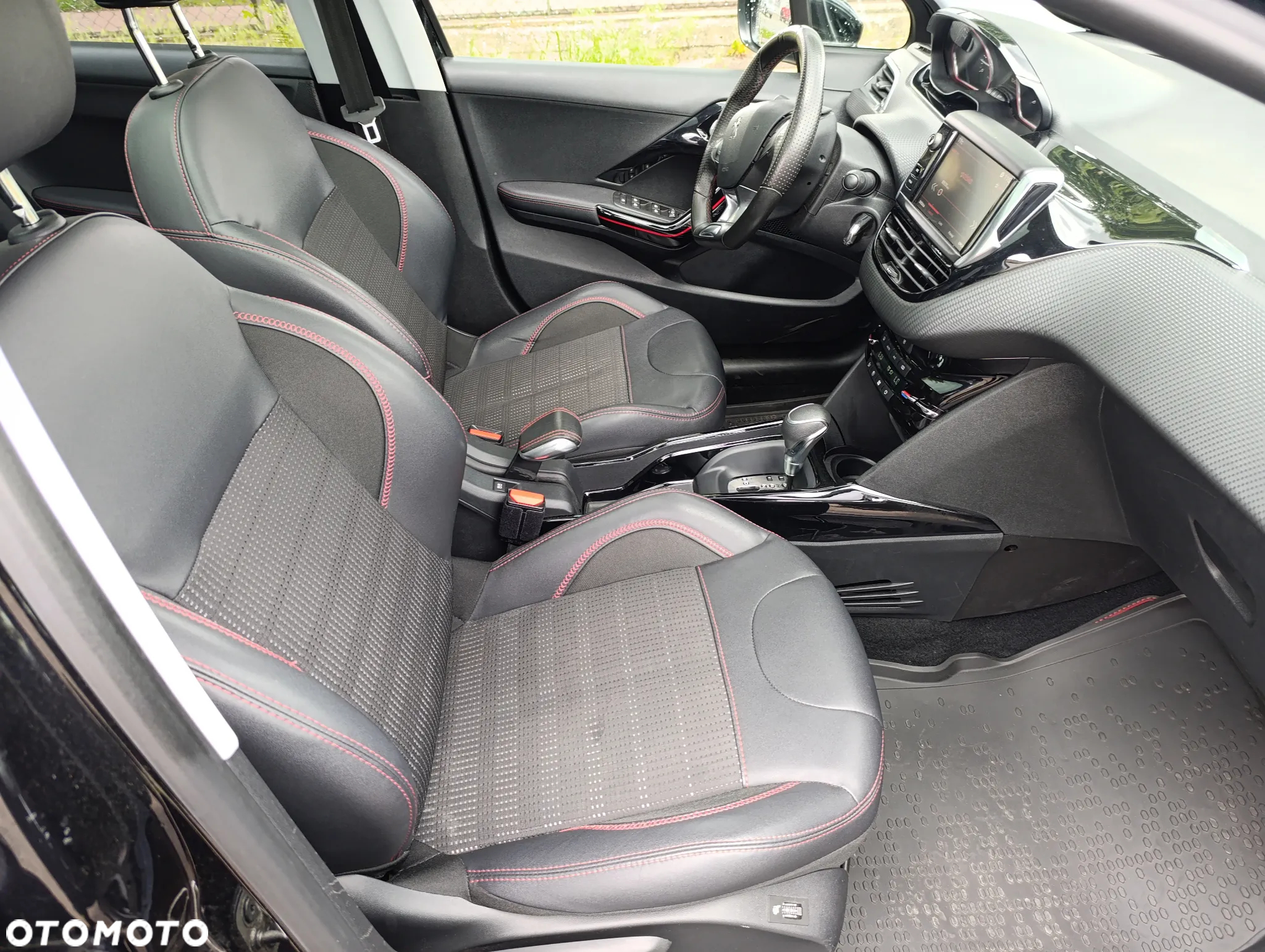 Peugeot 2008 PureTech 110 Stop&Start EAT6 GT-Line Edition - 16