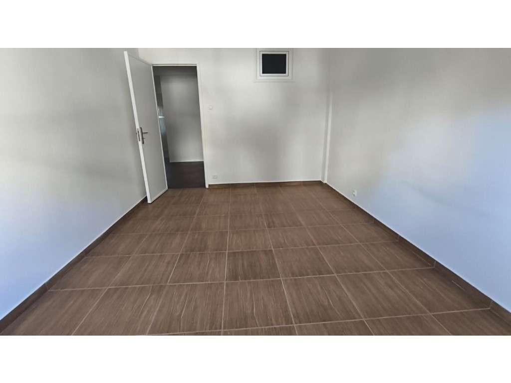 Excelente Apartamento T3 no Olival Basto para Arrendamento - Grande imagem: 5/20