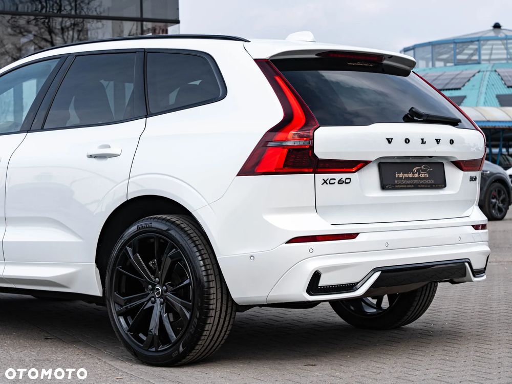 Volvo XC 60 B5 B AWD Plus Dark - 12
