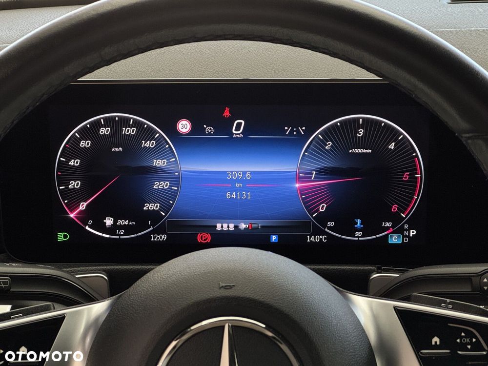 Mercedes-Benz GLB - 16