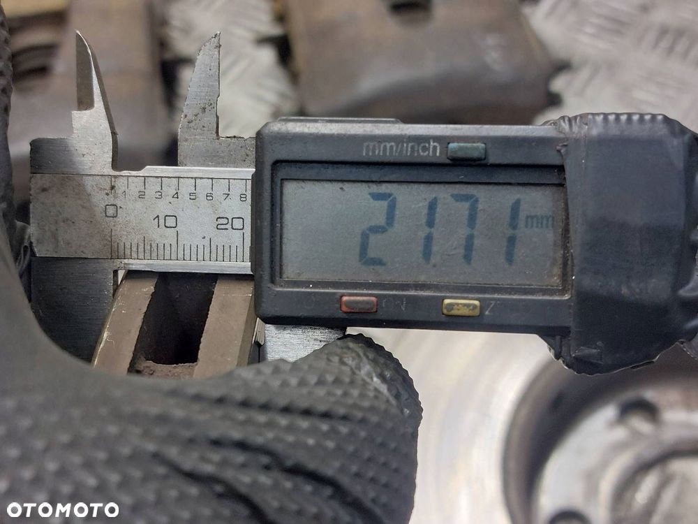 TARCZE HAMULCOWE PRZÓD + KLOCKI + ZACISKI SKODA FABIA I 1.2 6V - 6