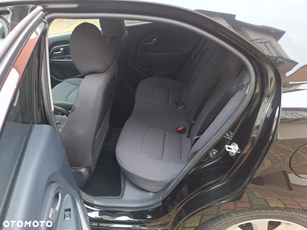 Kia Rio 1.4 Dream Team Edition - 6