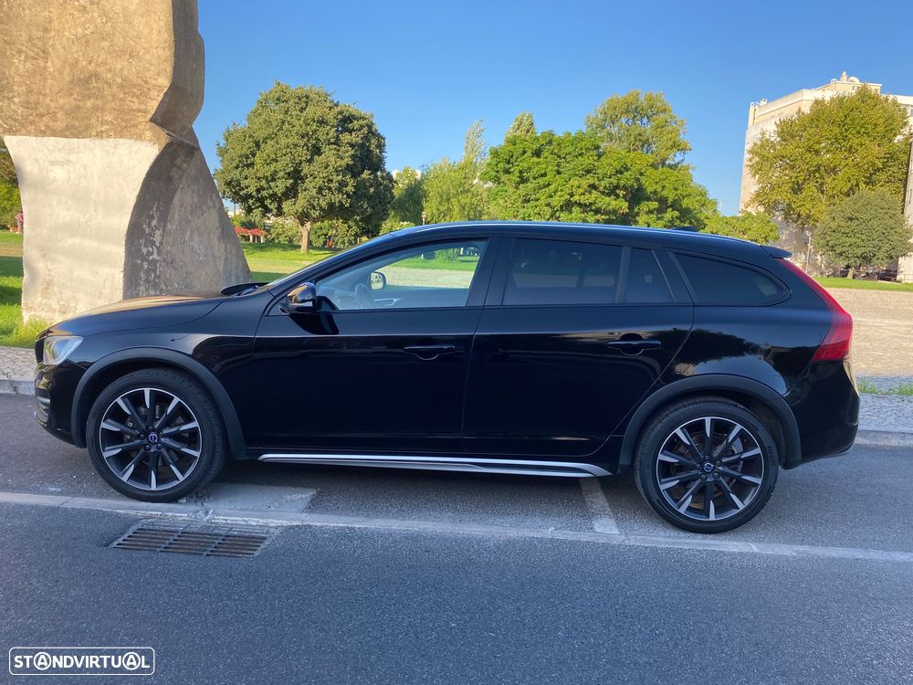 Volvo V60 D4 Geartronic Black Line - 2