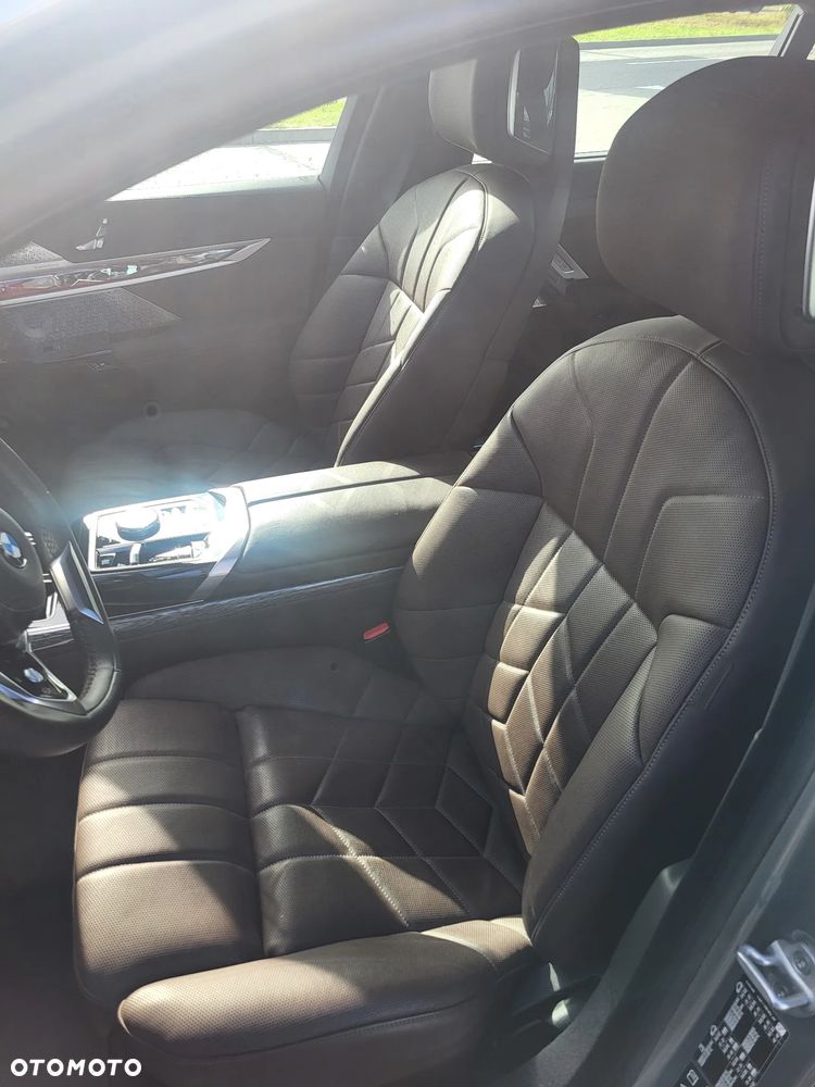 BMW Seria 7 - 15