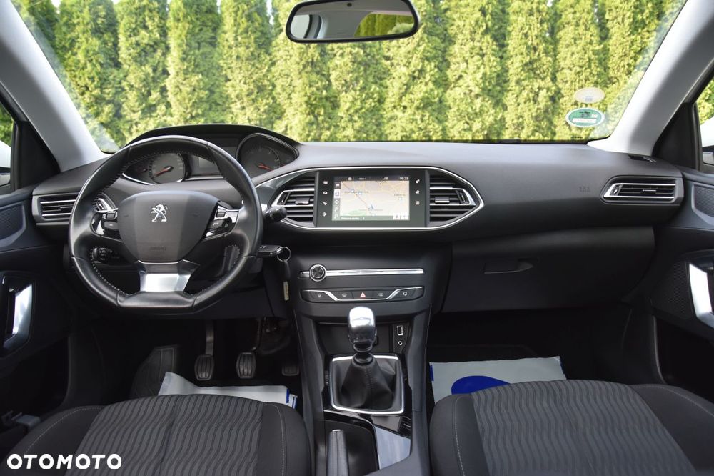Peugeot 308 1.6 BlueHDi Allure S&S - 11