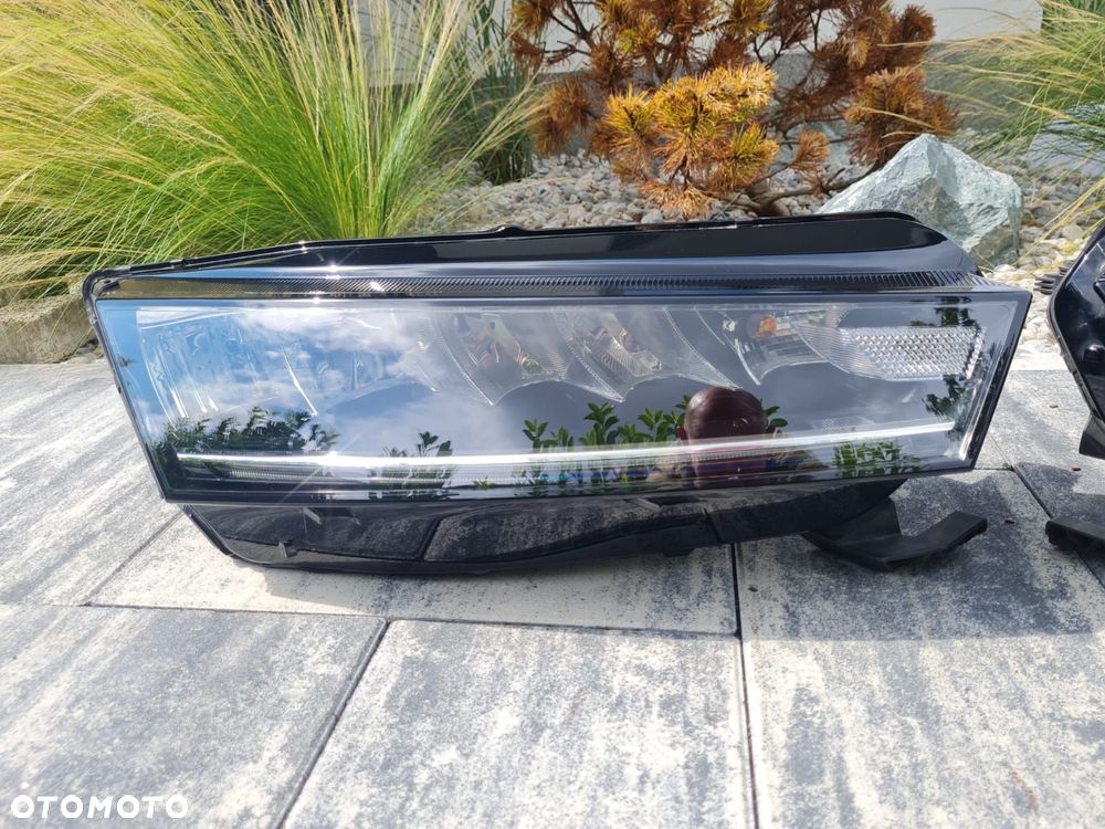 skoda octavia iv 4 kompletne lampy przód full led 5e4941015 5e4941016 - 3