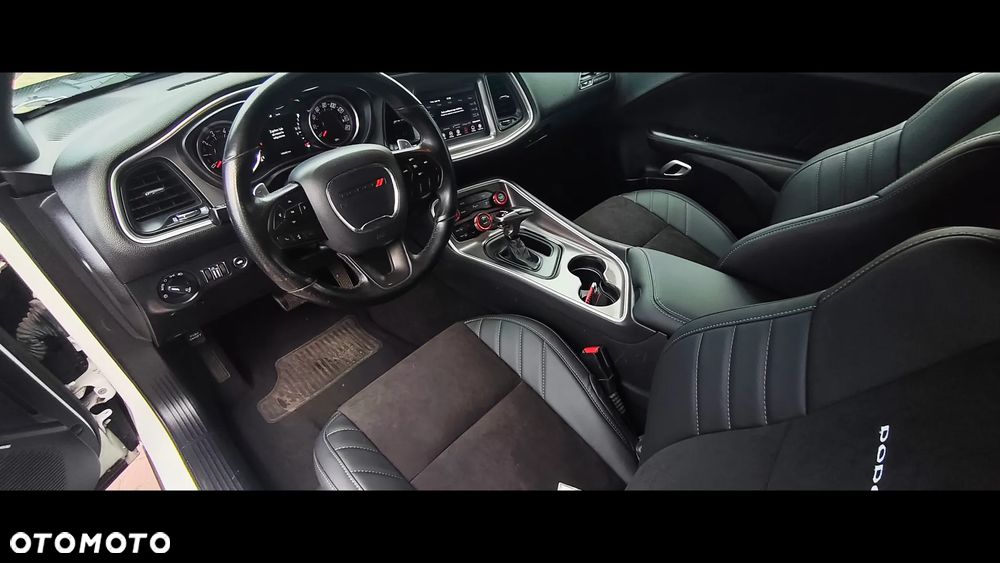 Dodge Challenger 5.7 R/T - 20
