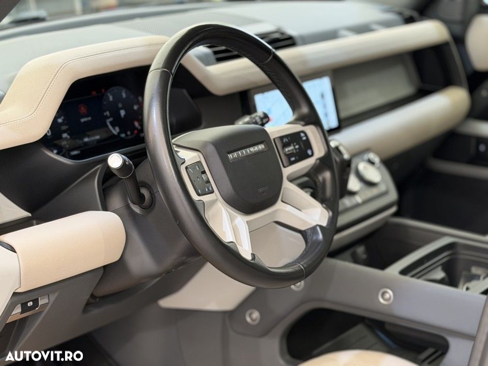 Land Rover Defender - 4