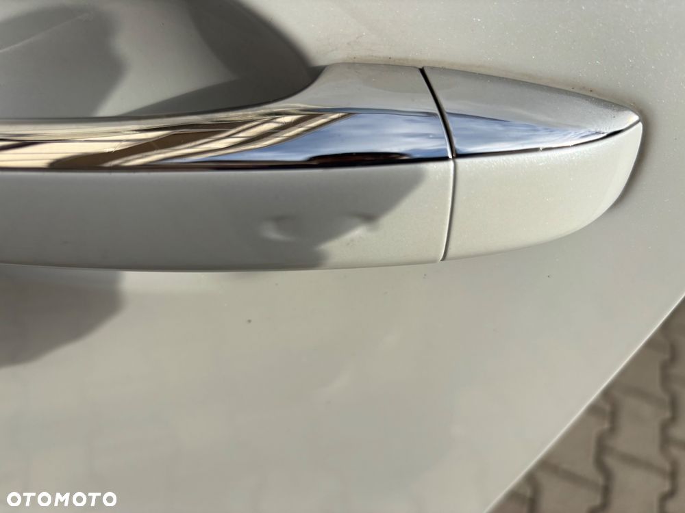 Renault Espace 1.6 dCi Energy Initiale Paris EDC - 10