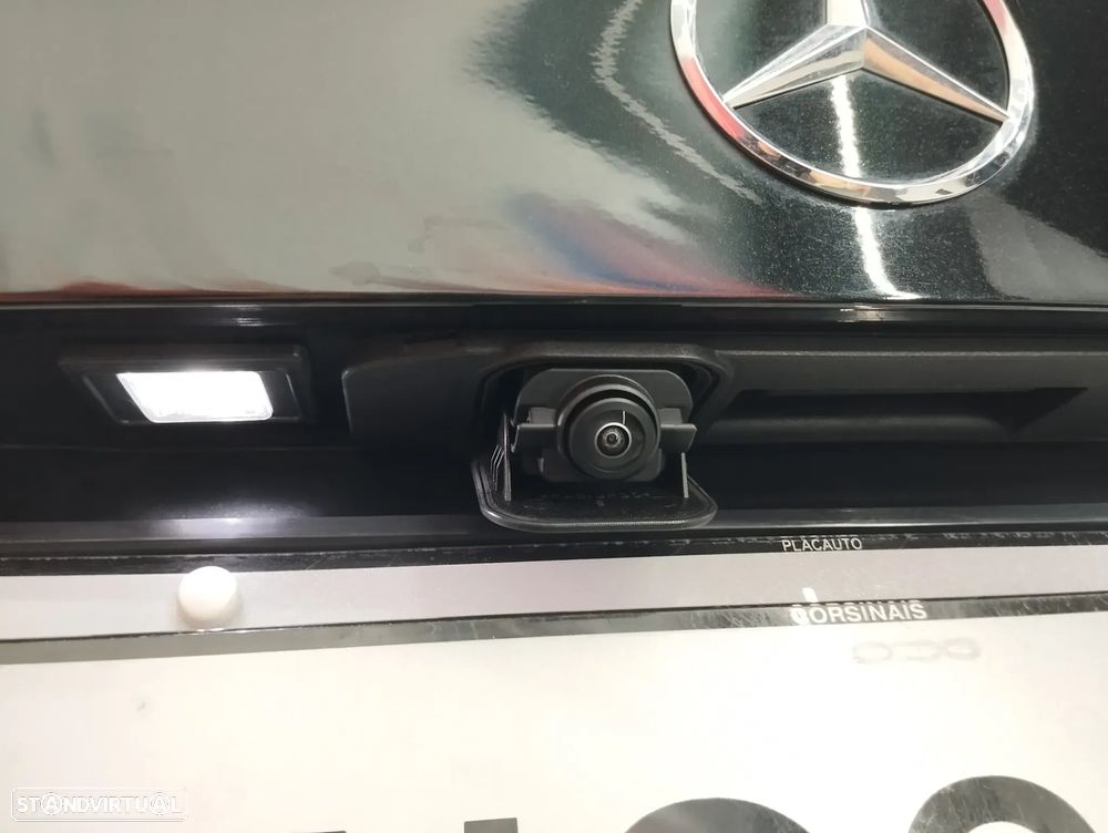 Mercedes-Benz A 250 Limousine e AMG Line - 13