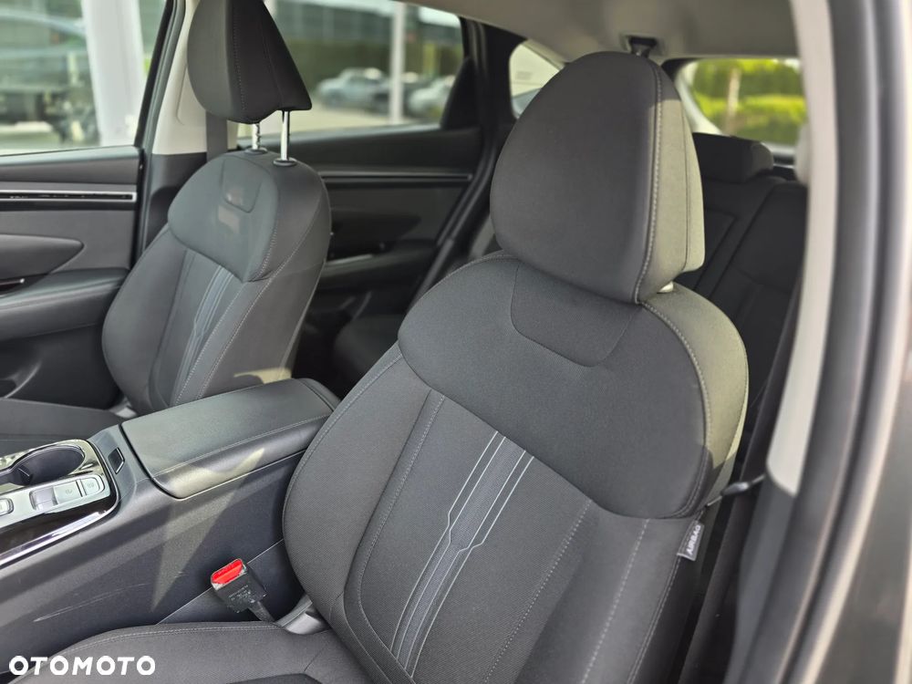 Hyundai Tucson 1.6 T-GDi HEV Executive 2WD - 28