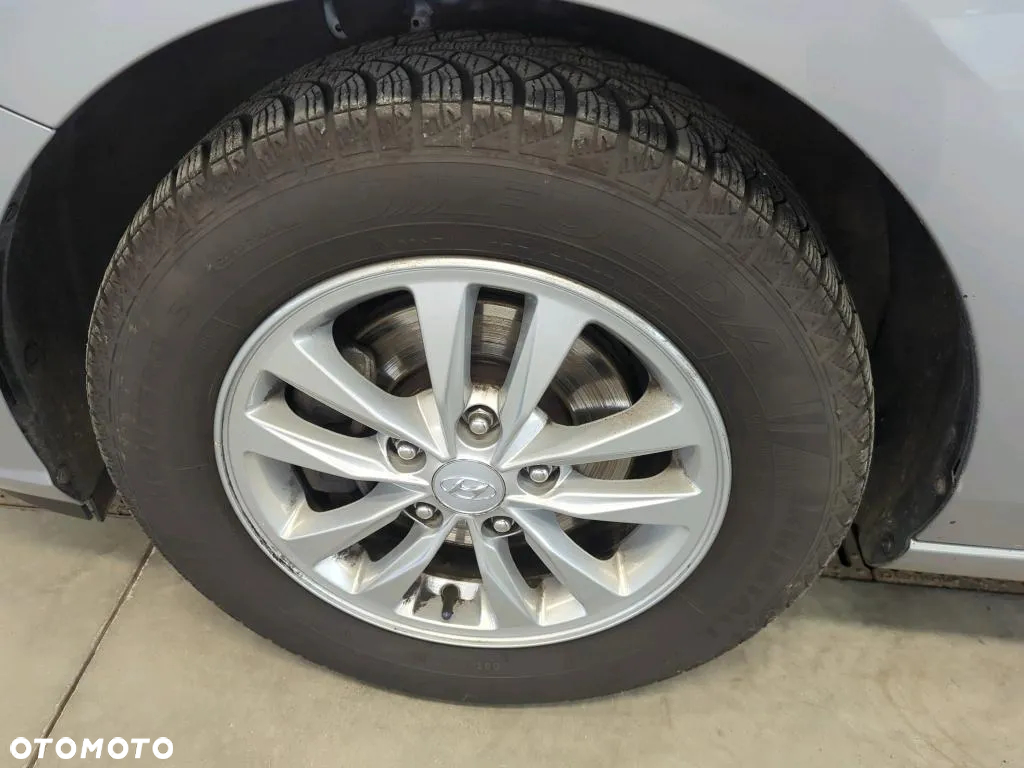 Hyundai i30 1.5 DPI Classic + - 5