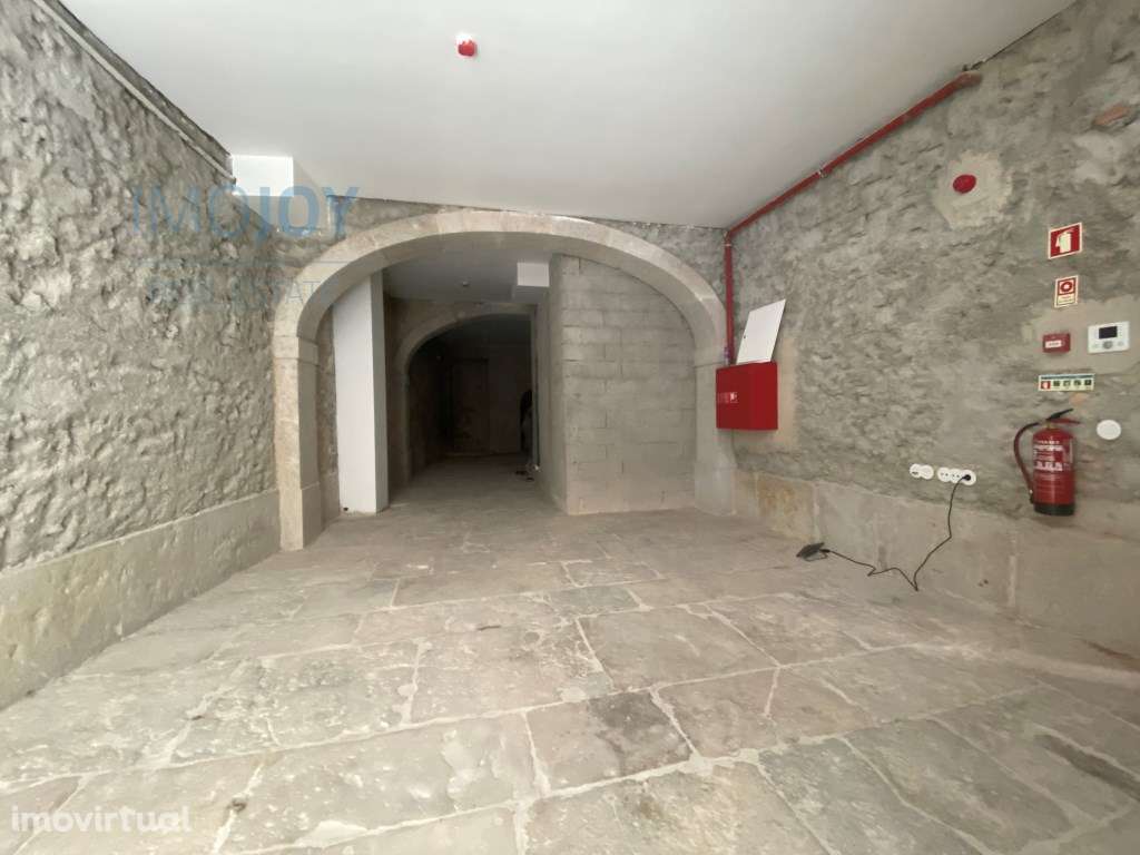 Espaço para converter em Loja Comercial no Coração de Lisboa - Grande imagem: 2/16