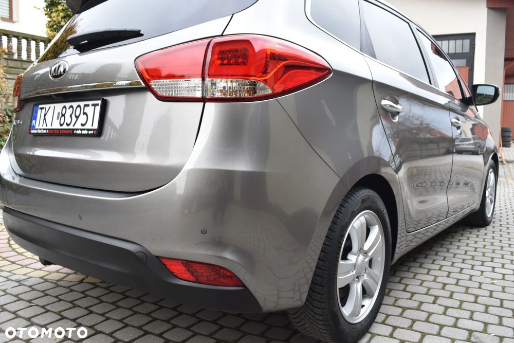 Kia Carens - 7