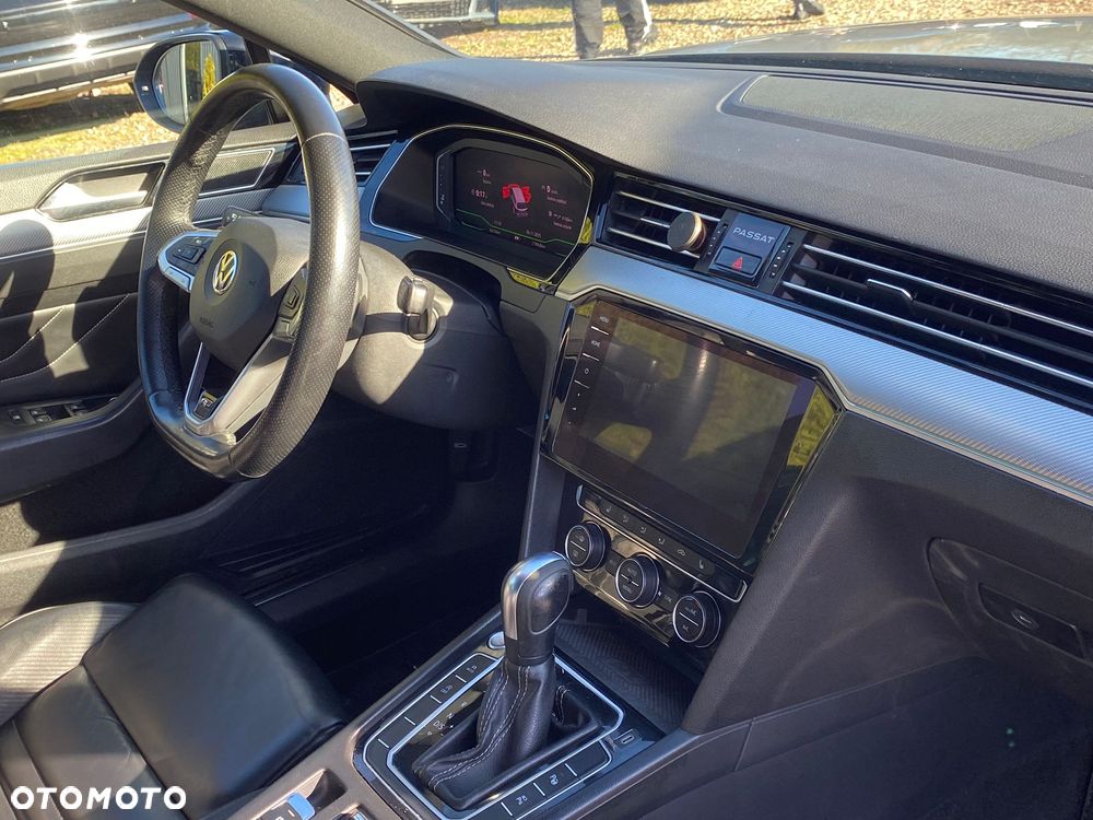 Volkswagen Passat Variant 2.0 TSI 4Mot R-Line Edition DSG - 15