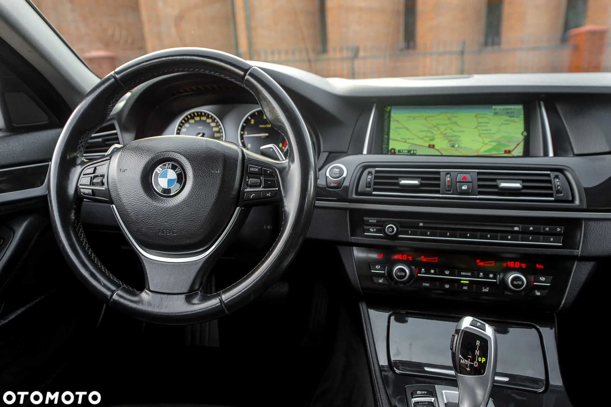 BMW Seria 5 520d xDrive - 8