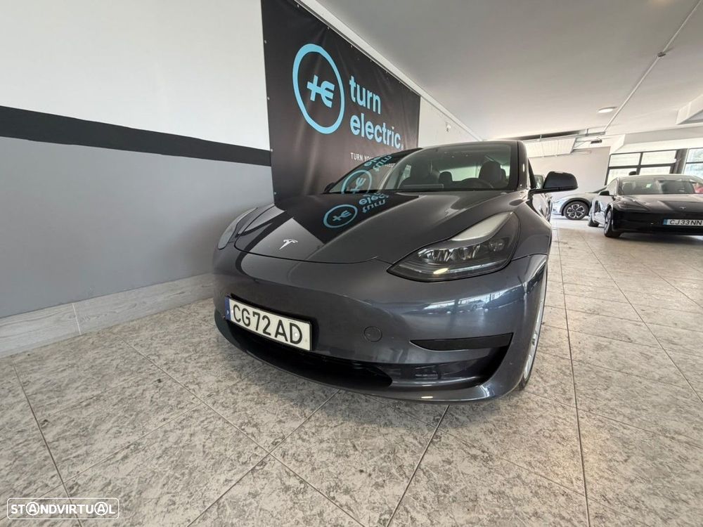 Tesla Model 3 Standard Range Plus RWD — fotografia 6