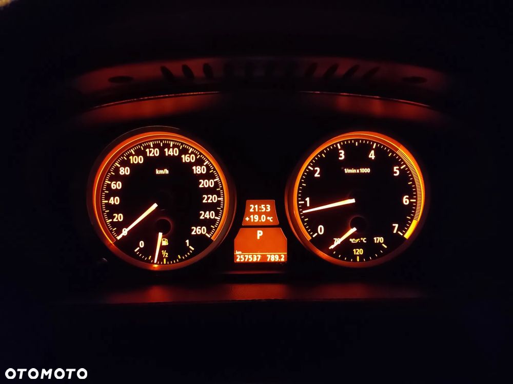 BMW Seria 6 650 i - 15