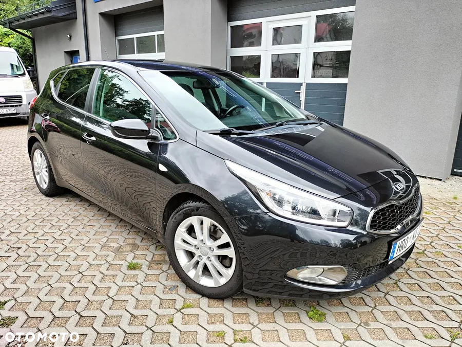 Kia Ceed - 12