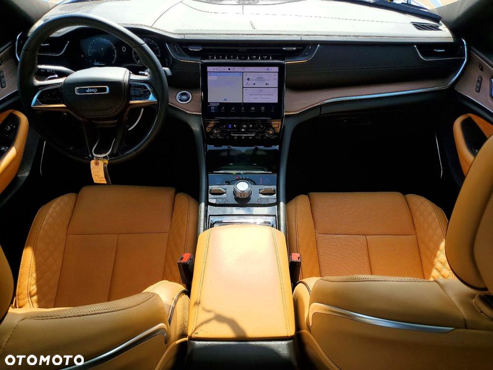 Jeep Grand Cherokee - 8
