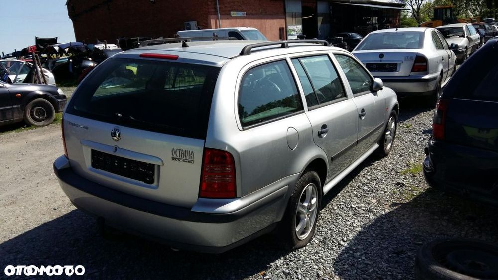 Części Skoda Octavia I kombi 1.8 turbo 150KM srebrny 5-drzwi - 2