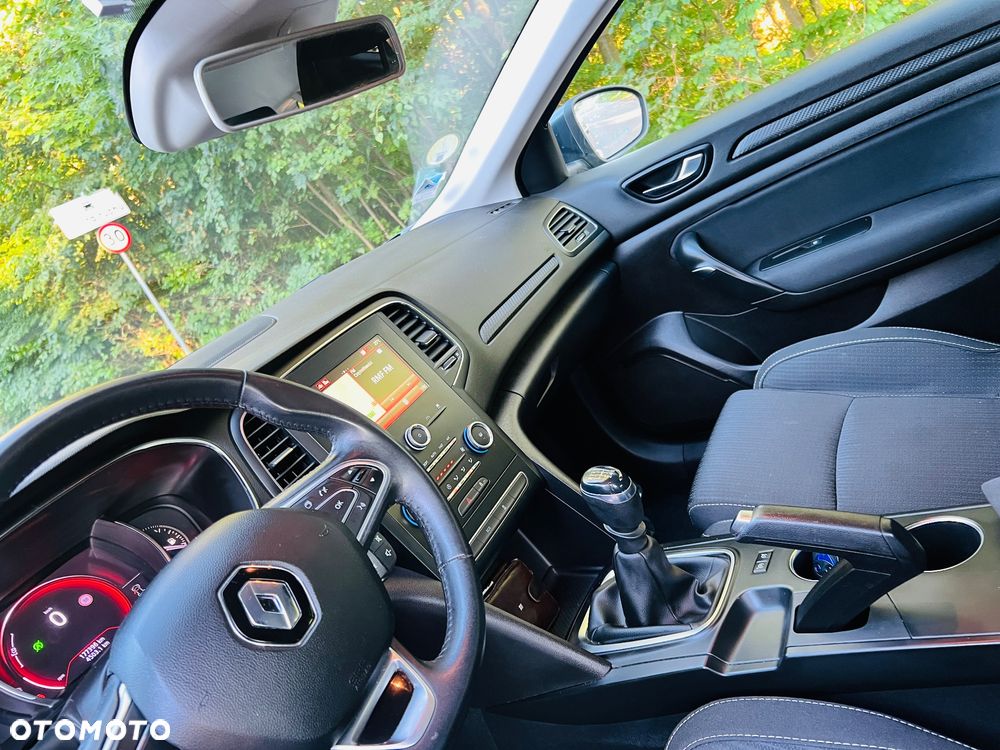 Renault Megane 1.5 Blue dCi Business - 13