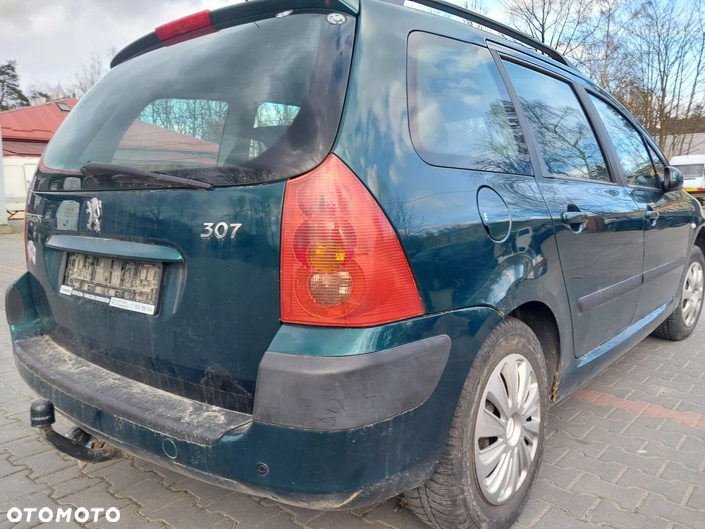Peugeot 307 SW Kombi silnik 1.6 16v Benzyna skrzynia biegów drzwi klapa zderzak maska błotnik KSUD lampa szyba hak holowniczy moduł BSI BSM B4 osłona listwa fotel maglownica zacisk pompa panel konsola radio mechanizm wydech NA CZĘŚCI - 11