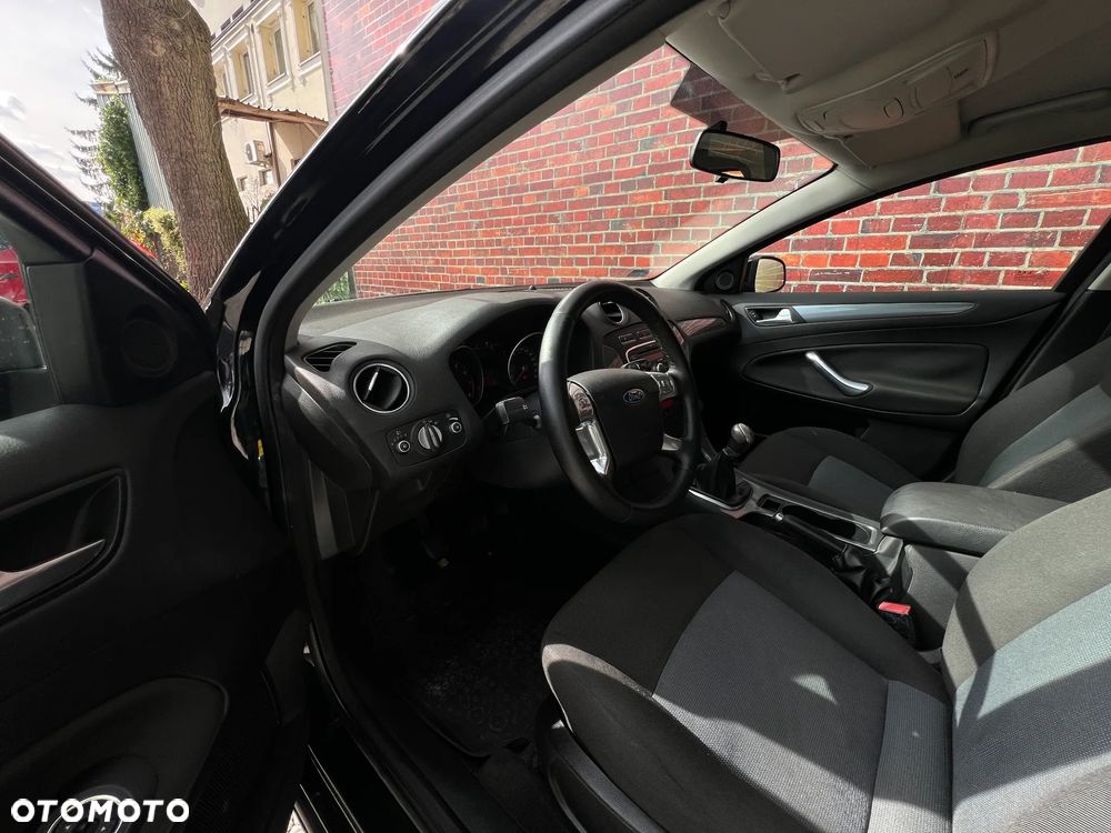 Ford Mondeo - 8