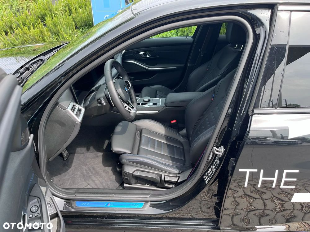 BMW Seria 3 320d xDrive mHEV - 11