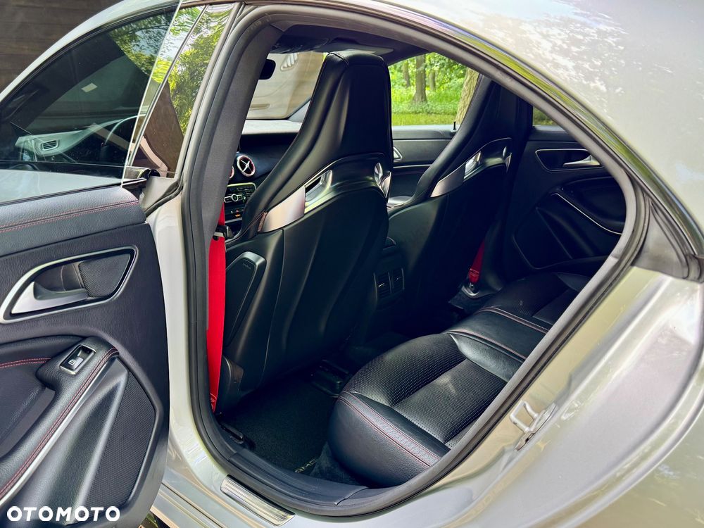 Mercedes-Benz CLA 45 AMG 4Matic 7G-DCT - 12
