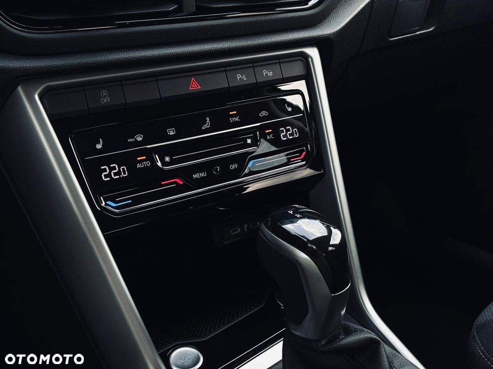 Volkswagen T-Roc - 22