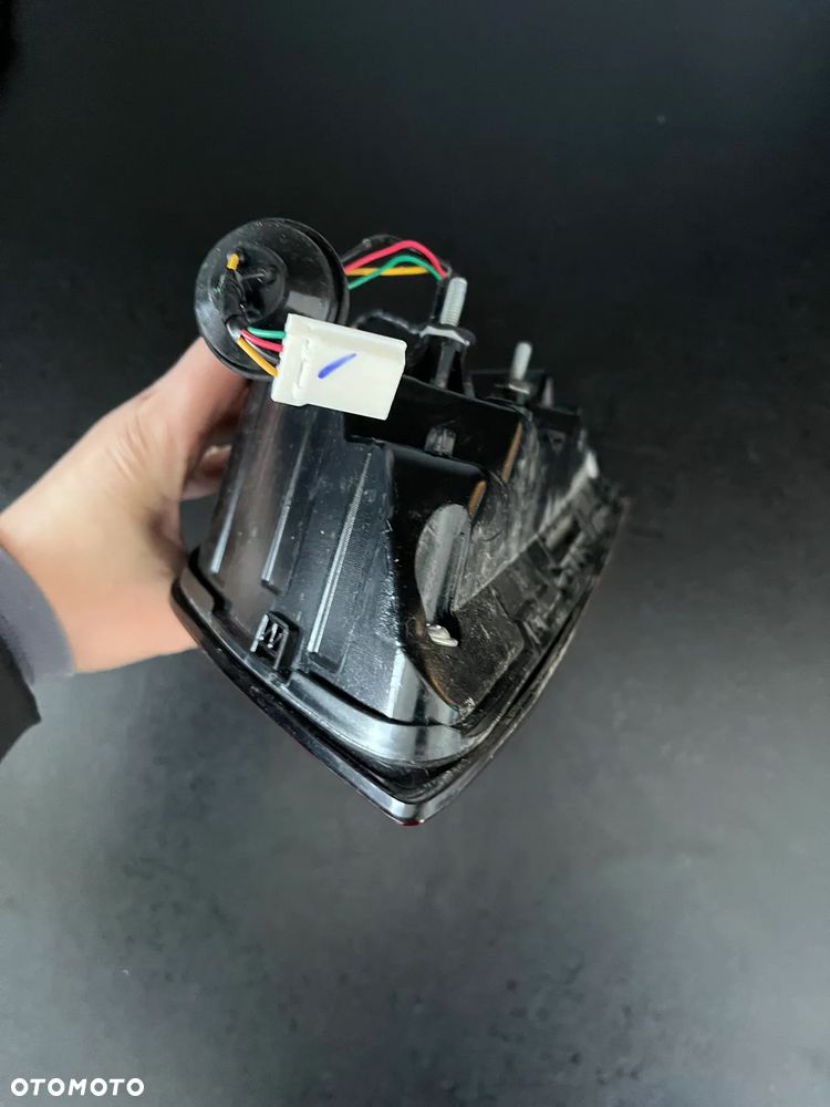 MG ZS EV 2023 - LAMPA BAGAŻNIKA PRAWY TYŁ A31005R0100 - 5